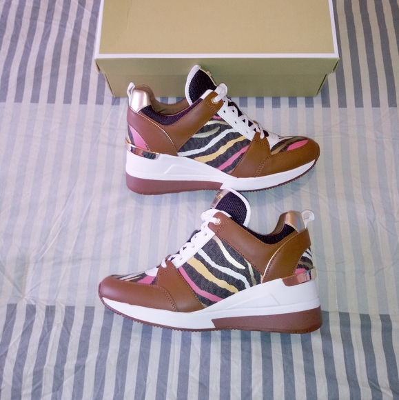 Michael Kors Georgie Trainer Extreme Sneakers - Picture 5 of 10